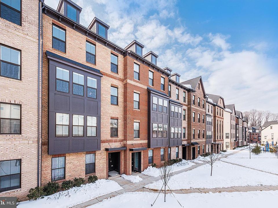 1st image of 12342 Azure Ln Unit 24