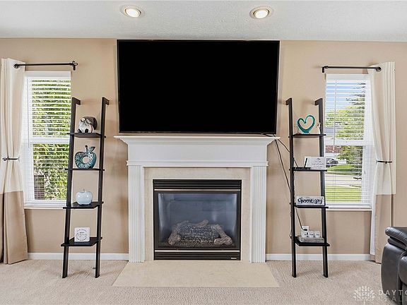4th image of 214 Scarlet Oak Dr