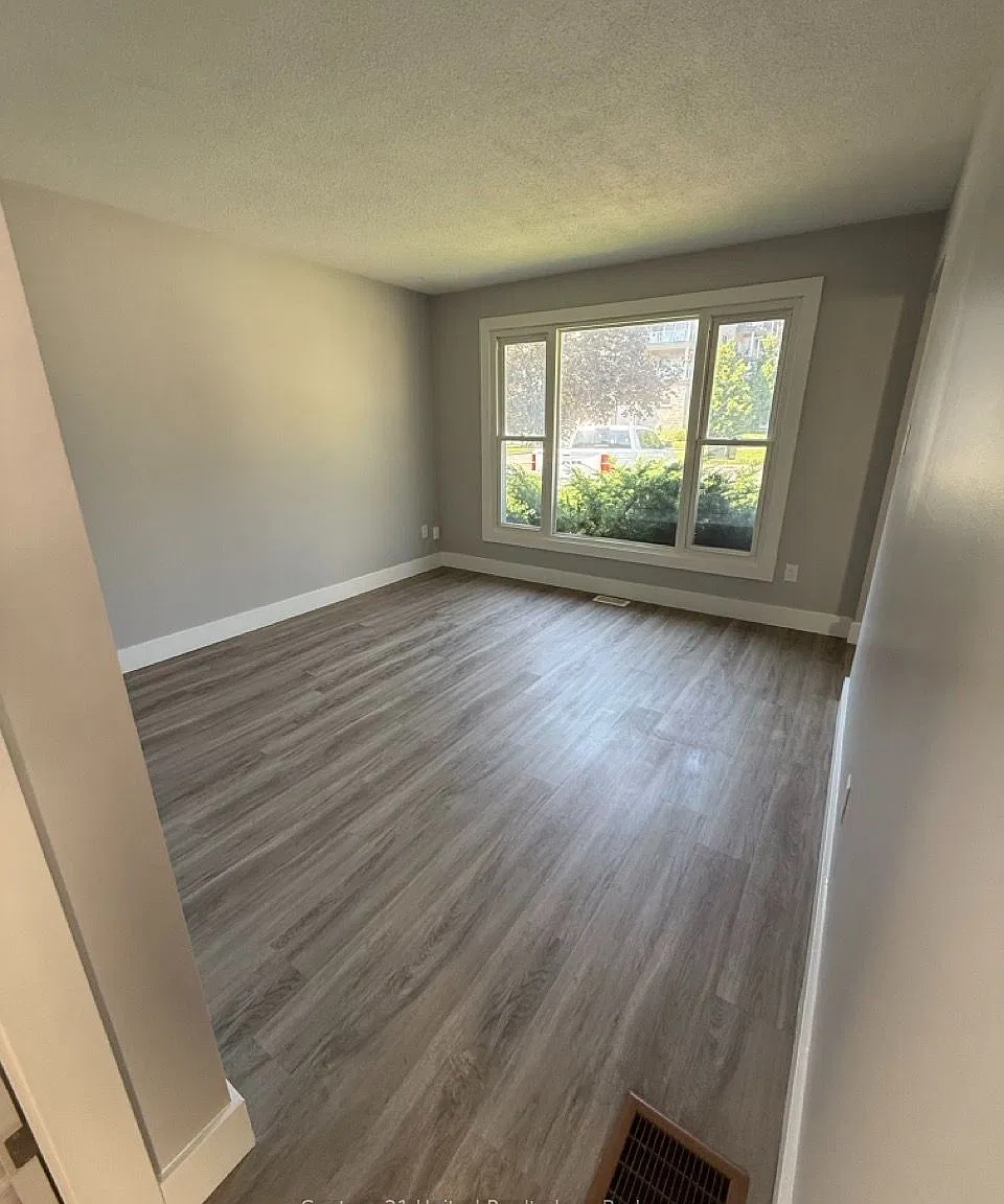 5 bed, $2,999 — Photo 3