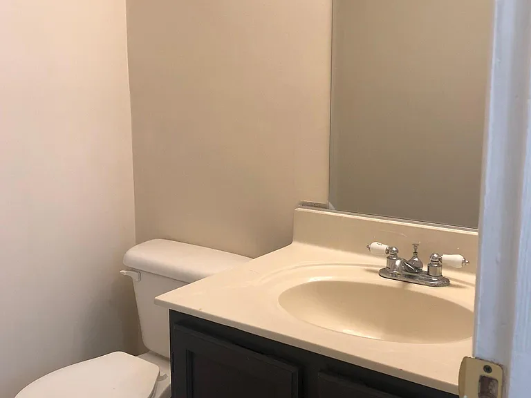 142 King Edward Way — Photo 8