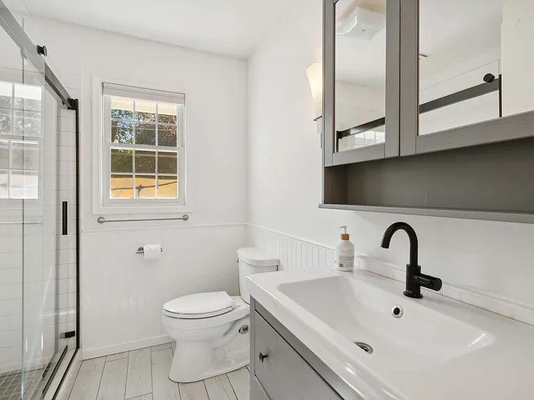 38 Eisenhower Dr — Photo 10
