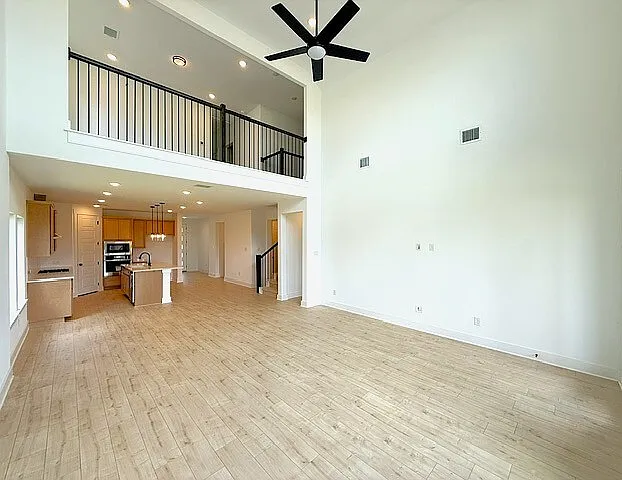 17141 Oxborough Dr — Photo 7