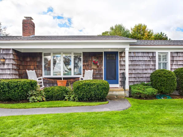 25 Surf Lane, Kennebunk, ME 04043