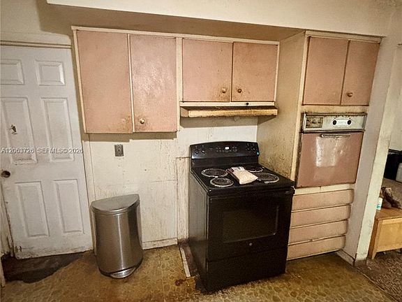 3rd image of 5300 SW 103rd Pl