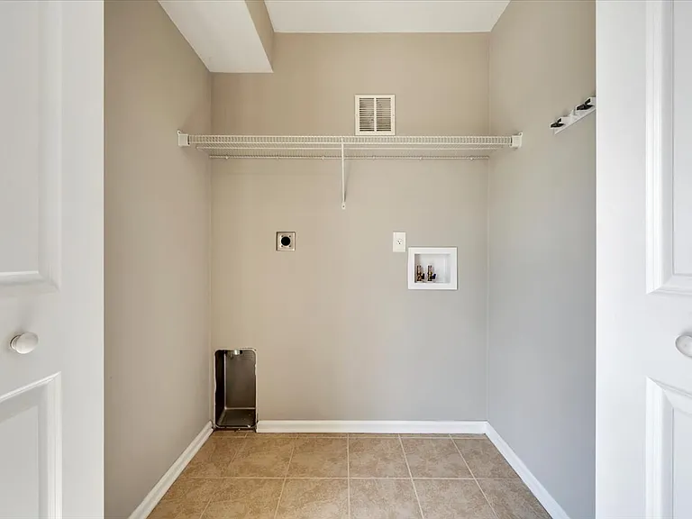 6837 Village Green Dr — Photo 10