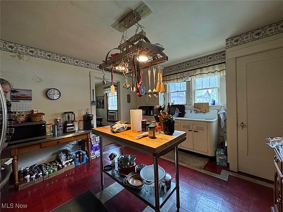 3rd image of 1113 Virginia St