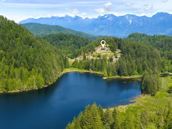 865 Forster Ln, Bowen Island, BC V0N 1G1