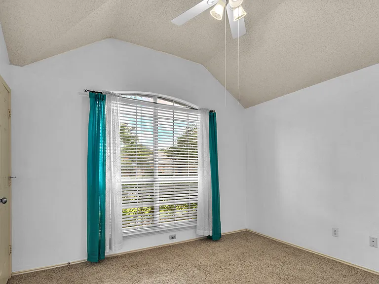 10809 River Oaks Dr — Photo 12