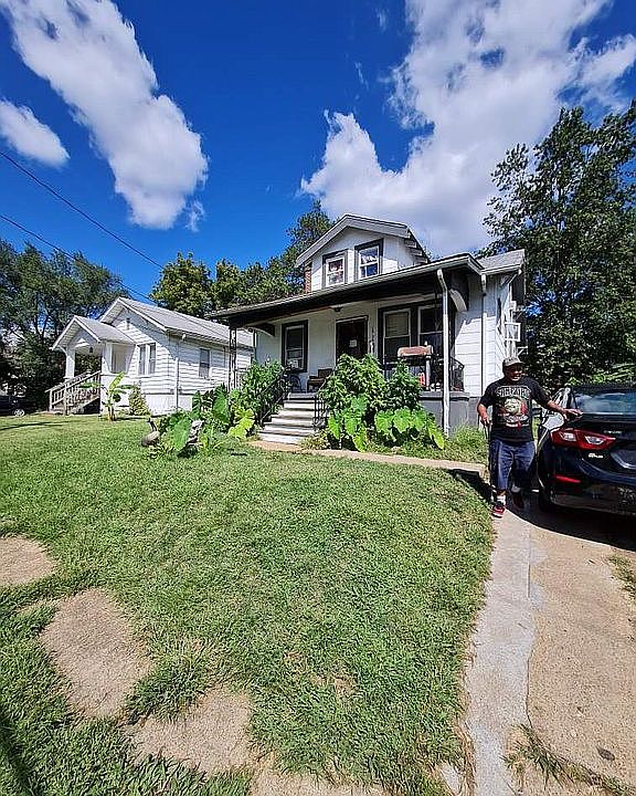 1st image of 1935 Switzer Ave
