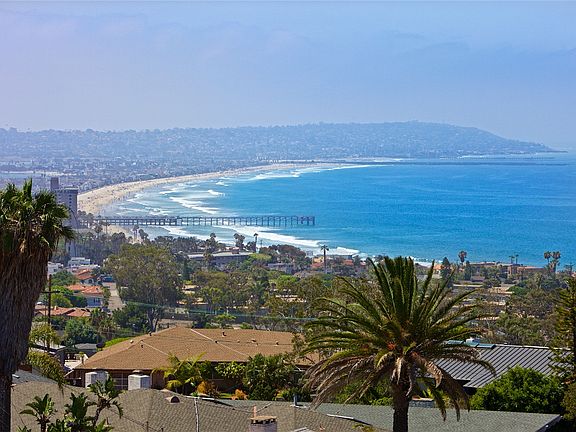 2nd image of 1001 Avenida Amantea