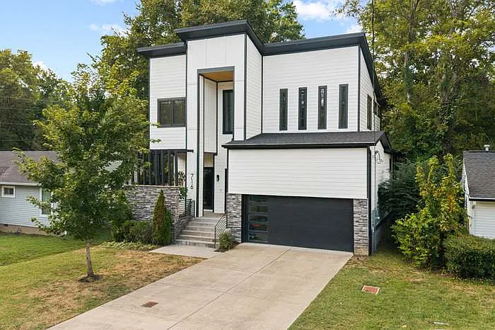 716 Village Ct — Photo 26