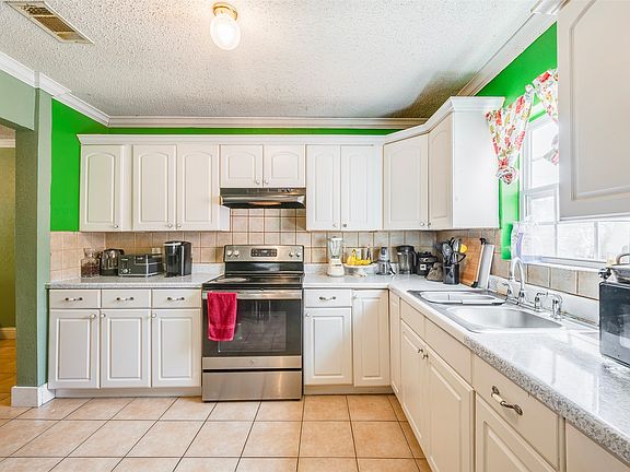 5th image of 1616 Beaumont St