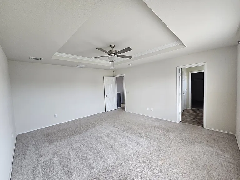 1045 Knightly Ln — Photo 13