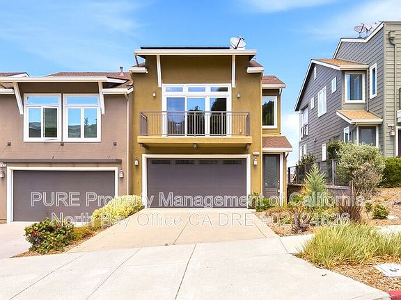 2nd image of 563 Jade St