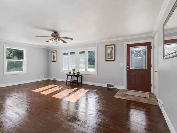 3rd image of 1315 James Ave