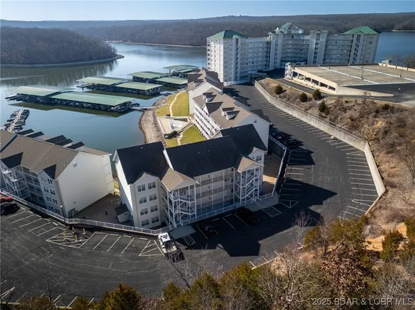 4800 Eagleview Dr #443, Osage Beach, MO 65065
