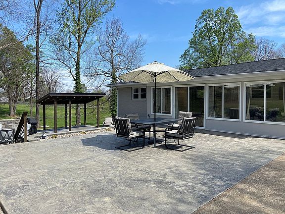 5th image of 743 Georgetown Lanesville Rd