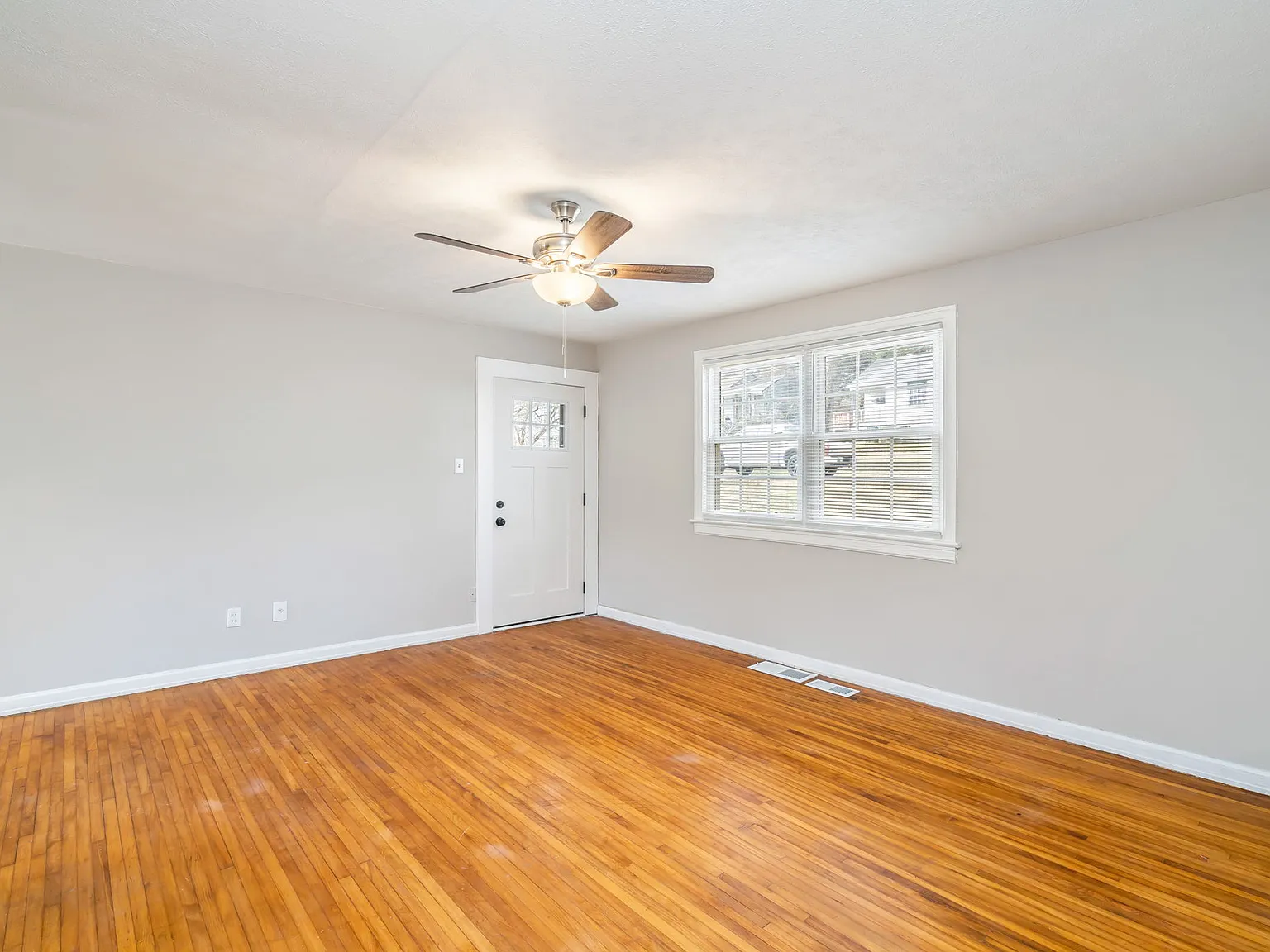 (ACHMT) 2518 Larkwood Lane - 0 — Photo 3