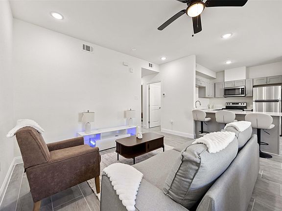 3rd image of 9129 Brandon St #B2