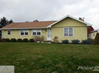 8471 Hartel Rd, Grand Ledge, MI 48837