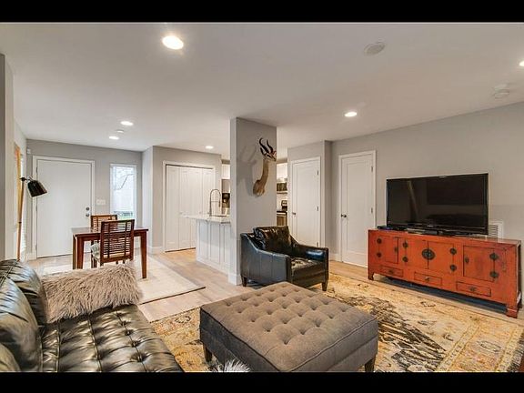 4th image of 203 Prince Ave