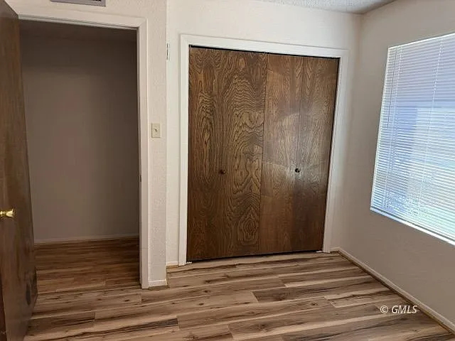 210 E Hunter Dr — Photo 16