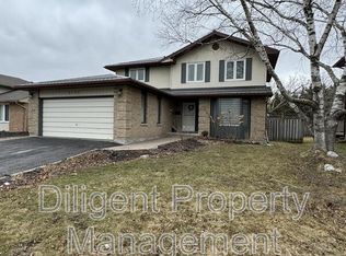 3295 University Heights Blvd, Peterborough, ON K9L1T3