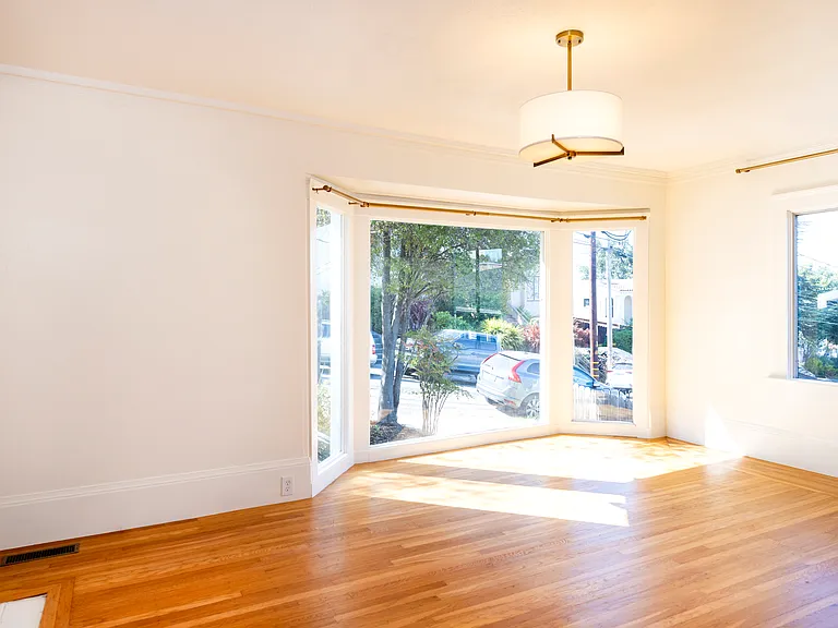 2921 Rawson St — Photo 16