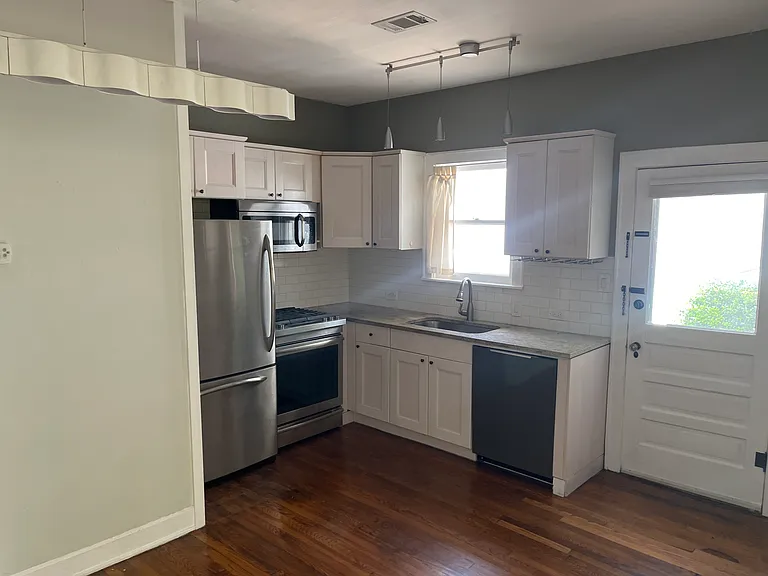 511 Harris Ave #A — Photo 5