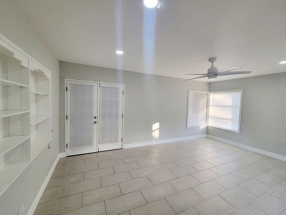 4th image of 515 NE 17th Ave