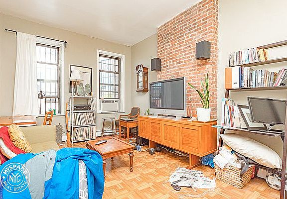 2nd image of 797 Franklin Ave APT 3