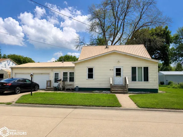 412 6th St NE, Belmond, IA 50421