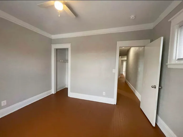 287 E Edsel Ford Fwy #1-8 — Photo 2