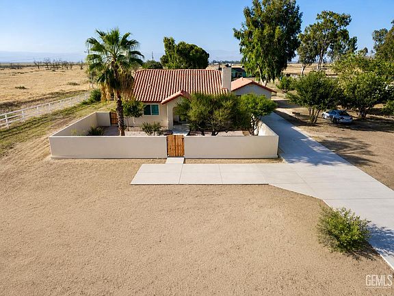 2nd image of 2159 Di Giorgio Rd