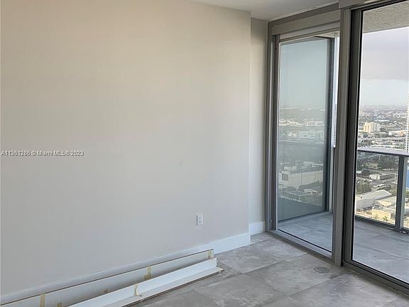 4th image of 488 NE 18th St Unit 3501