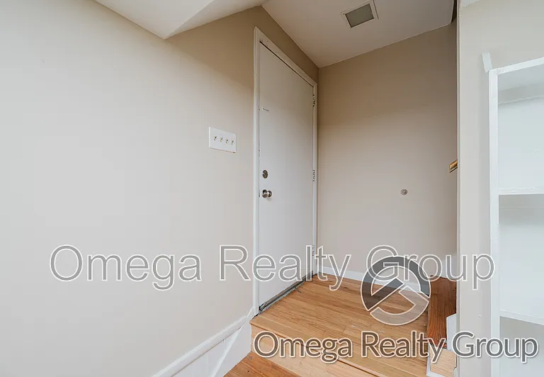 208 Rolling Mill St #7 — Photo 4
