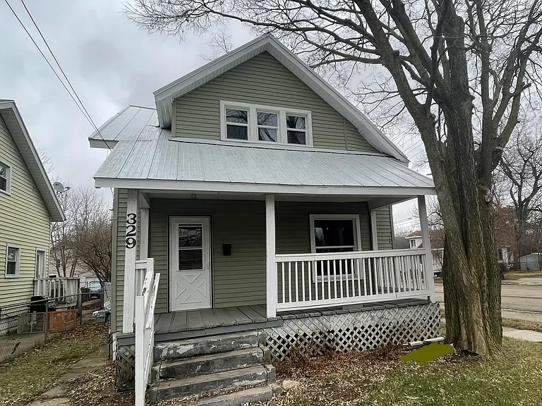 329 S Clemens Ave — Photo 1