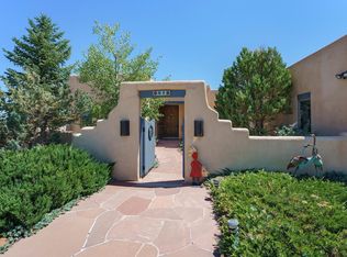 51 Vista Del Ocaso Rd, Ranchos De Taos, NM 87557