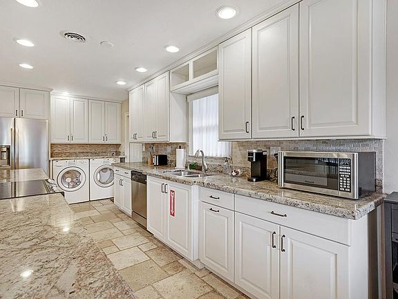 5th image of 401 NW 21st Ct #1