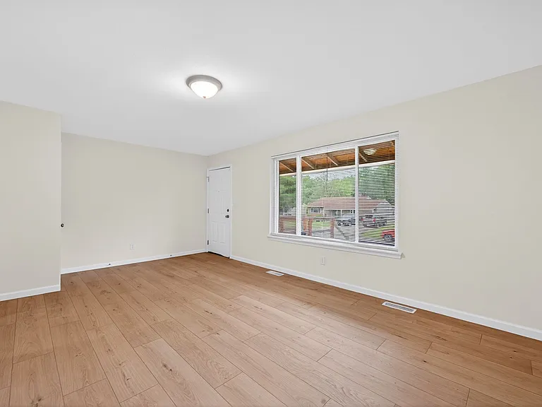 17 Hill Pl — Photo 6