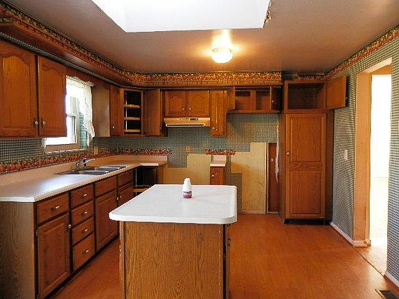 4th image of 5518 Betty Ln