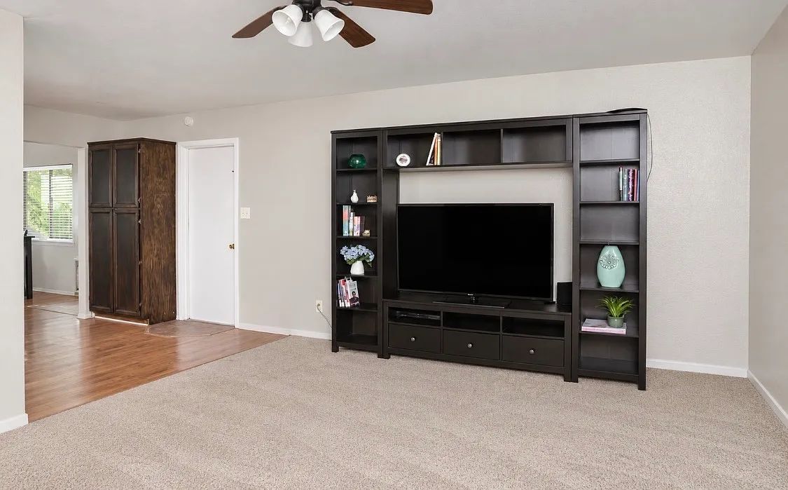 3 bed, 1336 sqft, $2,395 — Photo 4
