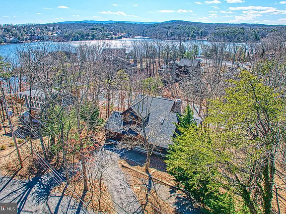 5th image of 225 Lakeview Dr
