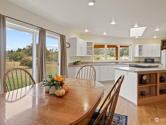 5th image of 14426 Avis Lane SE