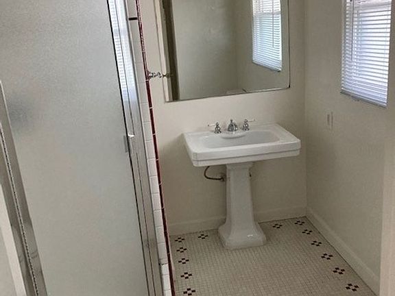 5th image of 204 Belmont Ave #204