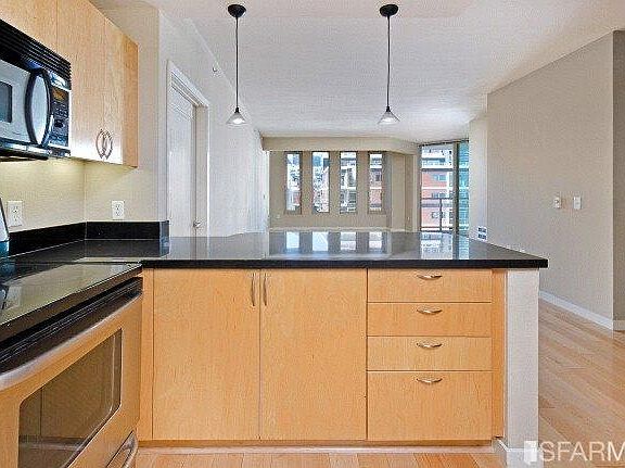 5th image of 88 King St Unit 617