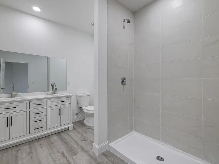 488 Lillon Ave S — Photo 30