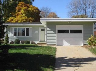 2428 Manor St, Waterloo, IA 50702