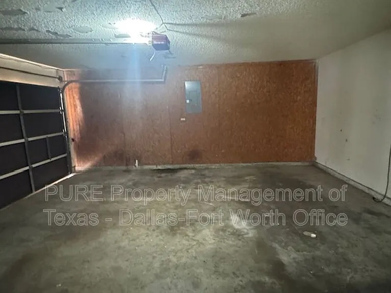 1404 Straus Rd — Photo 12
