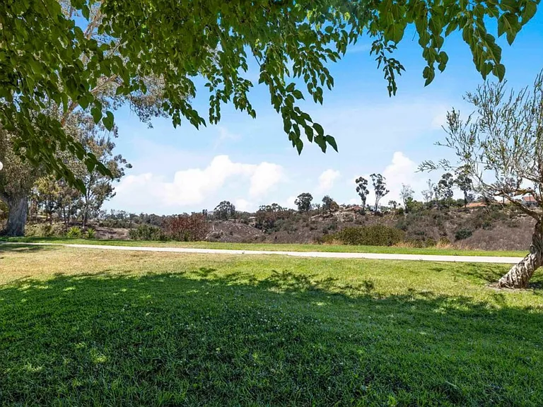 5073 La Cuenta Dr — Photo 20